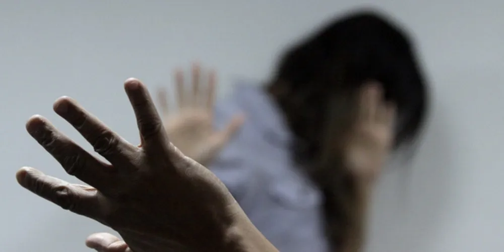 A mulher foi agredida pelo próprio irmão após discussões na residência da mãe