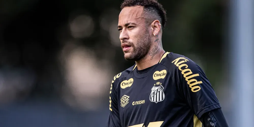 Neymar durante treino do Santos