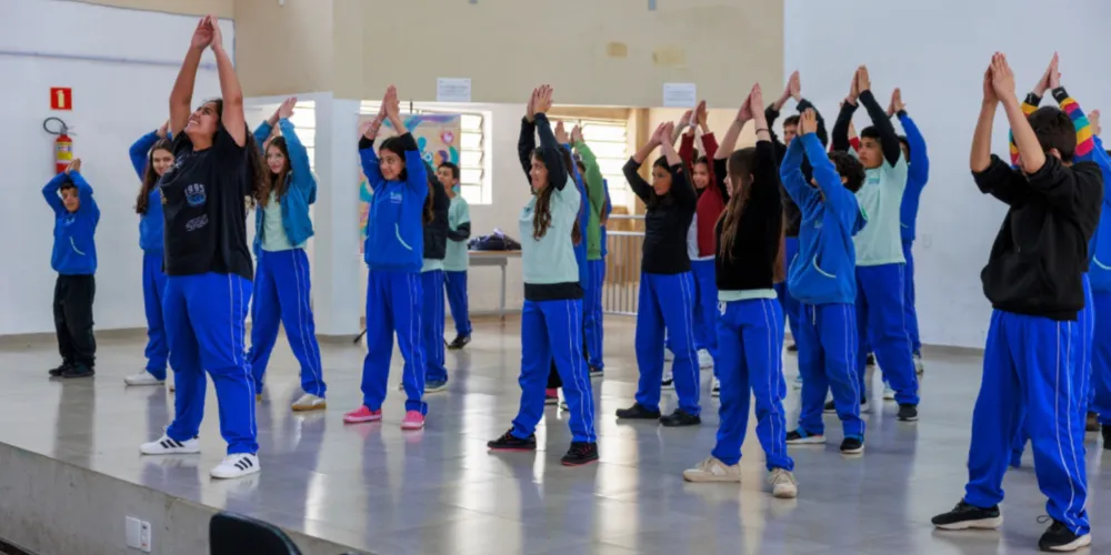 As atividades acontecem nesta segunda-feira (27), em instituições da rede estadual do município