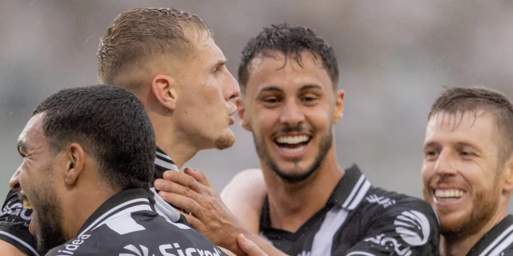 Time do Operário em classificação para a final do Paranaense no Couto Pereira