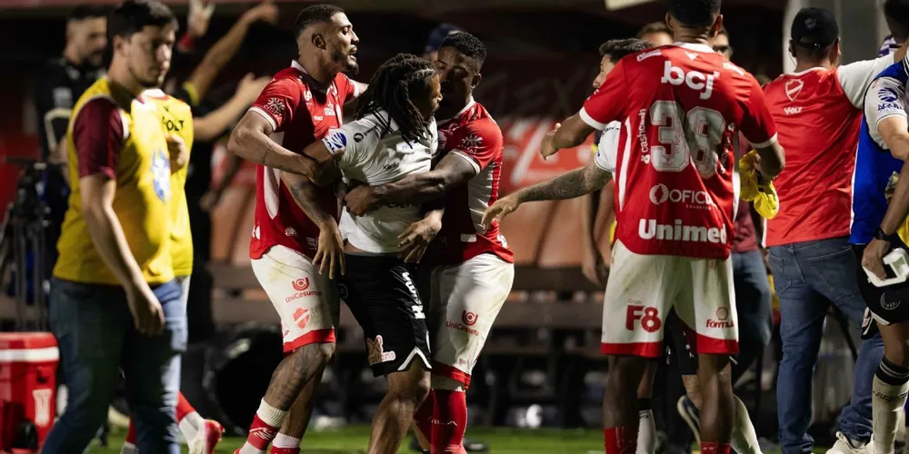 Em depoimento, o ex-presidente do Vila negou ter cometido tal ato