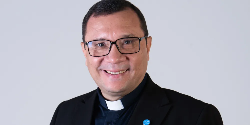 Padre Wagner Ferreira. Bruno Marques