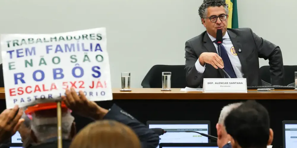 Colegiado analisará duas propostas que visam acabar com   jornada de seis dias de trabalho por um de descanso