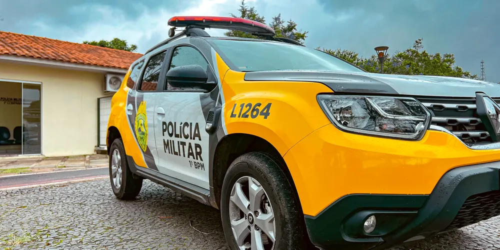 A Polícia Militar deteve dois suspeitos após a denúncia anônima