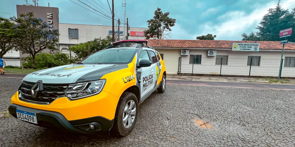 A Polícia Militar fez buscas logo após o crime, mas o veículo não foi localizado