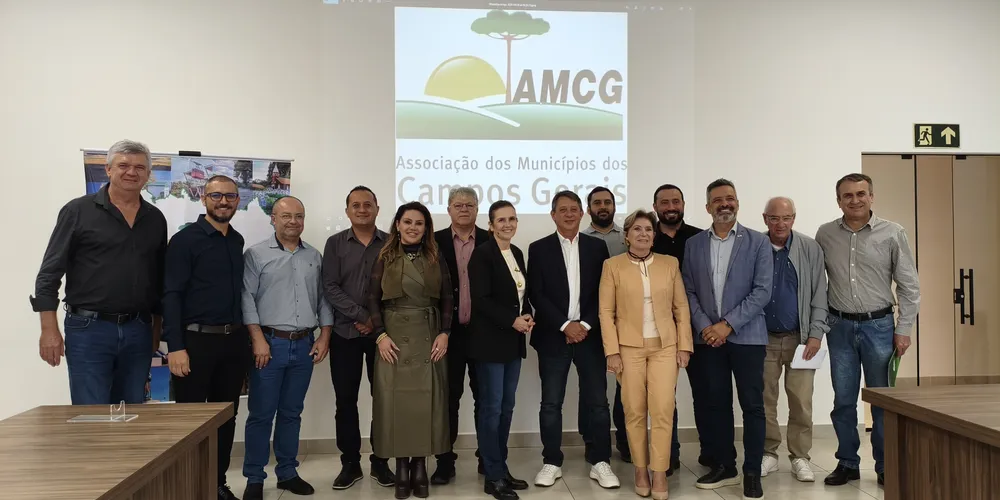 Prefeitos estiveram reunidos na sede da AMCG, em Ponta Grossa