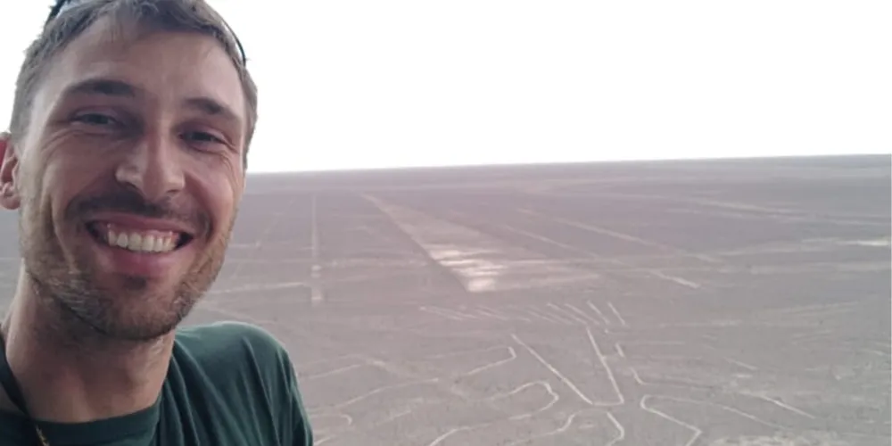 O professor Luiz Frederico Petla está viajando de moto rumo ao Alasca