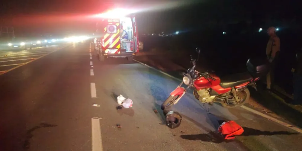 O homem de 46 anos foi levado à UPA de Castro após a queda da moto