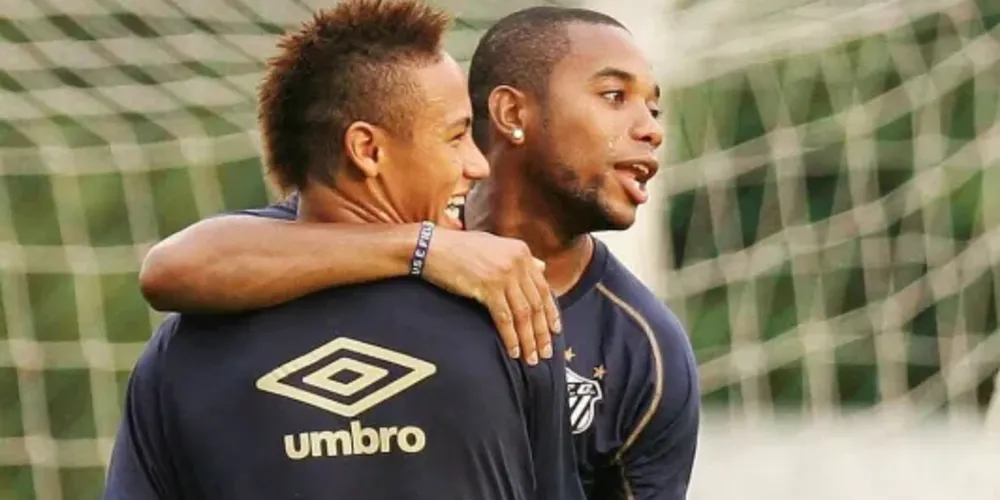 Neymar e Robinho nos treinos do Santos em 2010