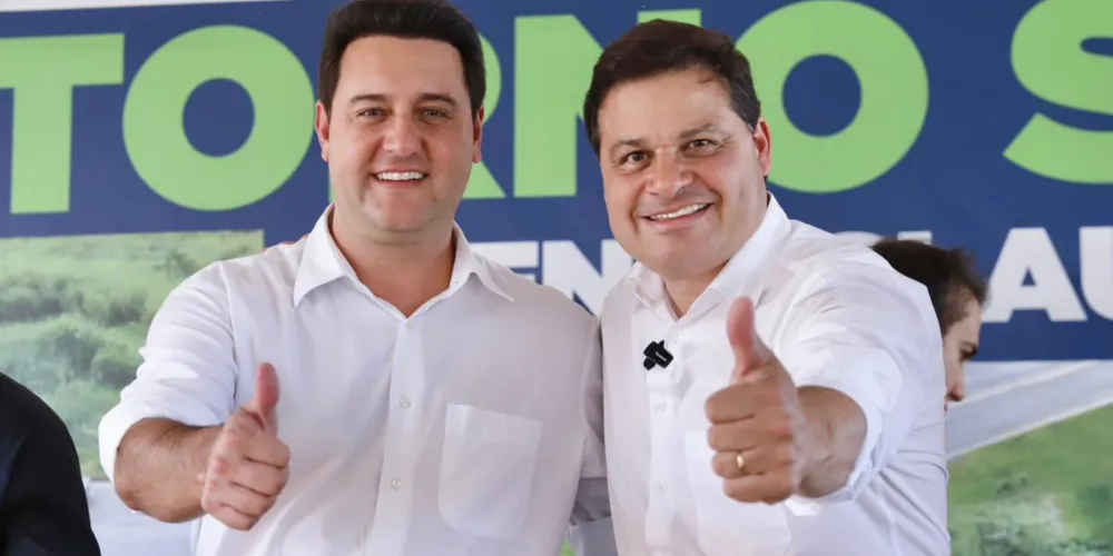 O governador do Paraná, Ratinho Jr (PSD), ao lado do deputado federal Sandro Alex (PSD)