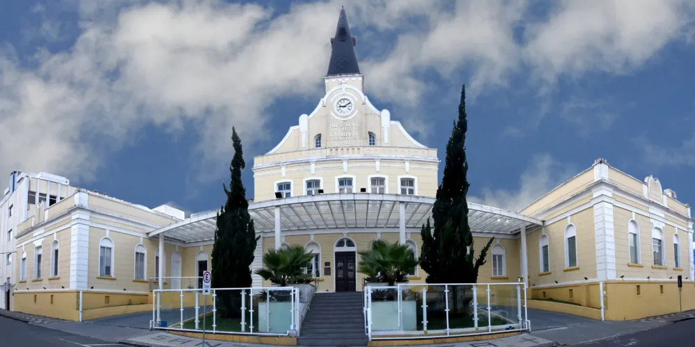 Santa Casa de Ponta Grossa localizada na Rua Dr. Francisco Burzio, 774 - Centro, Ponta Grossa