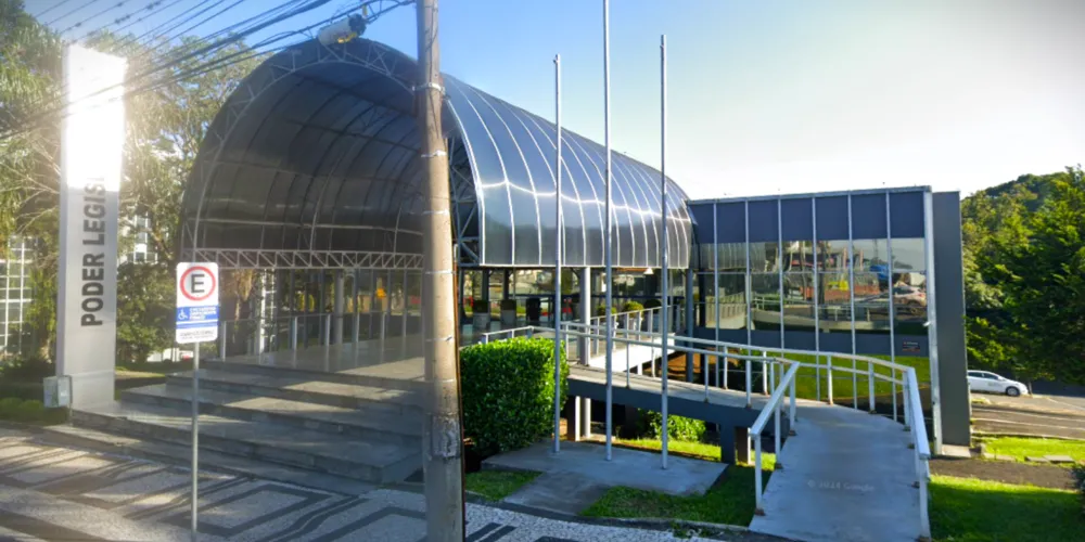 A Câmara Municipal de Ponta Grossa teve a sessão encerrada nesta segunda-feira (4)