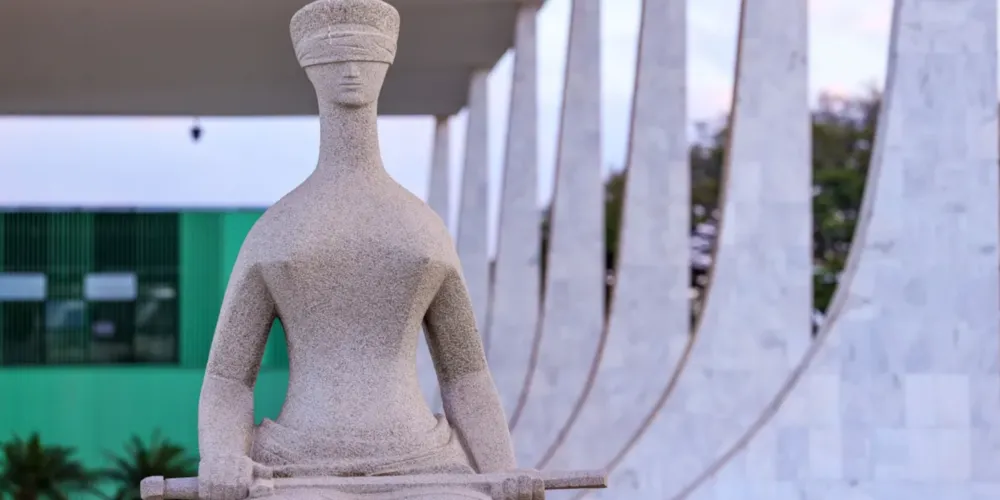 Fachada e Estatua Justiça do Supremo Tribunal Federal