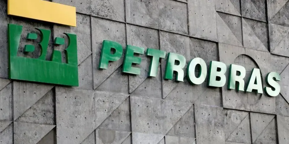 ANP declarou sobreaviso no abastecimento nacional e determinou o aumento imediato da oferta de combustíveis no país; um dos pontos mais contundentes da decisão recai sobre Petrobras