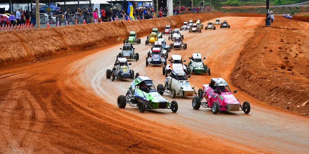 O Kartcross, que vive um bom momento no Paraná, será destaque na abertura da temporada em Telêmaco Borba.