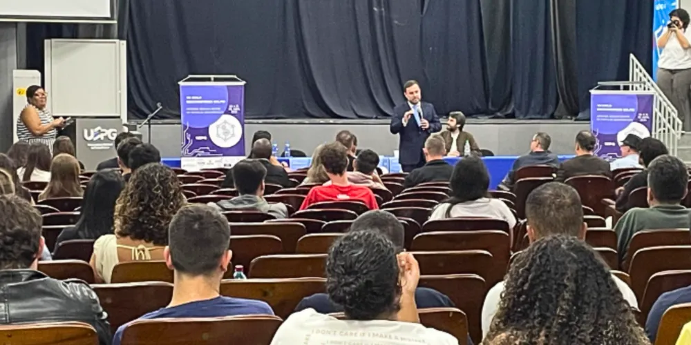 A palestra “Como fortalecer a democracia pelo combate à desinformação” foi realizada no campus central da Universidade Estadual de Ponta Grossa (UEPG)