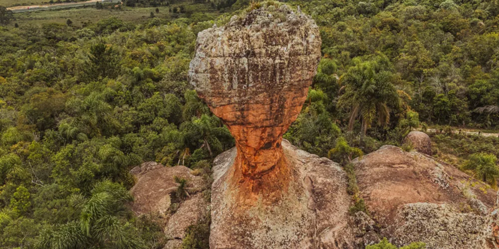O destino reúne atrativos naturais e programação cultural, ampliando as possibilidades para os visitantes