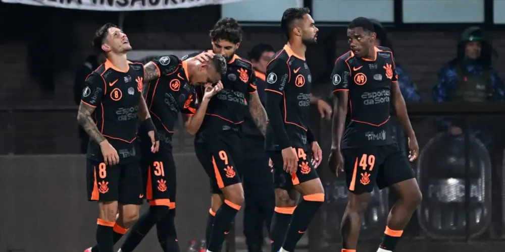 Timão em campo na noite desta quinta-feira (9)