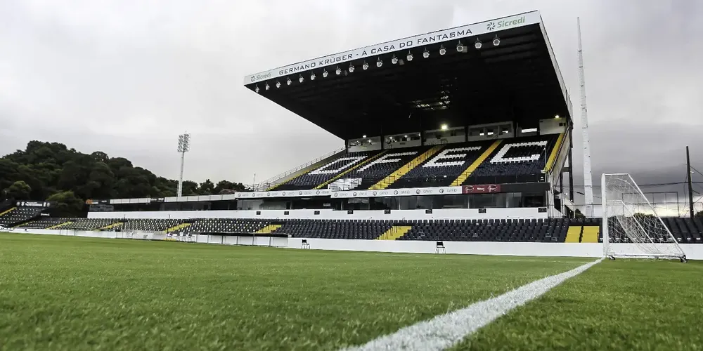 O jogo acontece neste sábado (21), às 18h15, no Estádio Germano Krüger, em Ponta Grossa