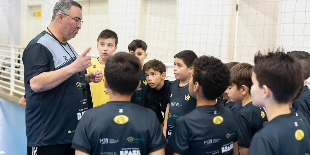 As atividades acontecem no Ginásio do Santa Paula e são conduzidas por um professor de Educação Física