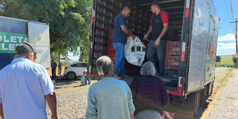 O limite é de até 30 kg de recicláveis por participante, com troca máxima de 10 kg de alimentos
