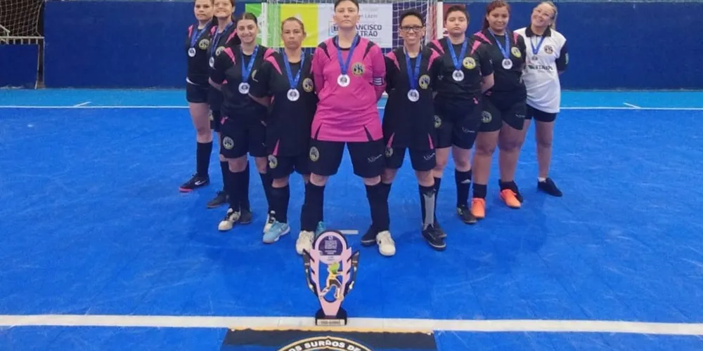 Cerca de 20 mulheres jogaram pelo time na competição