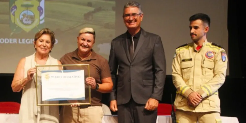 O evento foi idealizado pelo chefe do Legislativo, Julio Küller, como forma de homenagear as pessoas que já passaram pela Casa de Leis