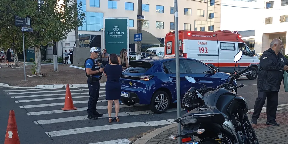 O motociclista, de 27 anos, foi socorrido pelo Samu e encaminhado ao Hospital São Camilo