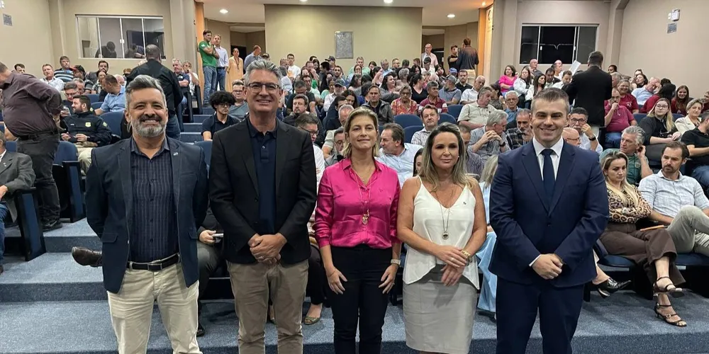 A audiência, realizada na sede da OAB, reuniu o presidente do Legislativo, Julio Küller, a presidente da subseção, Mariantonieta Pailo Ferraz, o vice-prefeito Pastor Moises