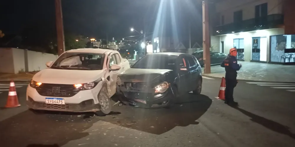 A passageira do Polo e o motorista da Strada, de 37 anos, recusaram atendimento médico