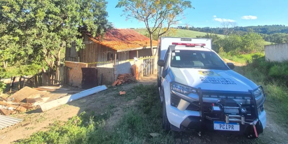 Quando a Polícia Militar foi acionada no início da tarde, a vítima já estava sem vida, com lesões severas na cabeça