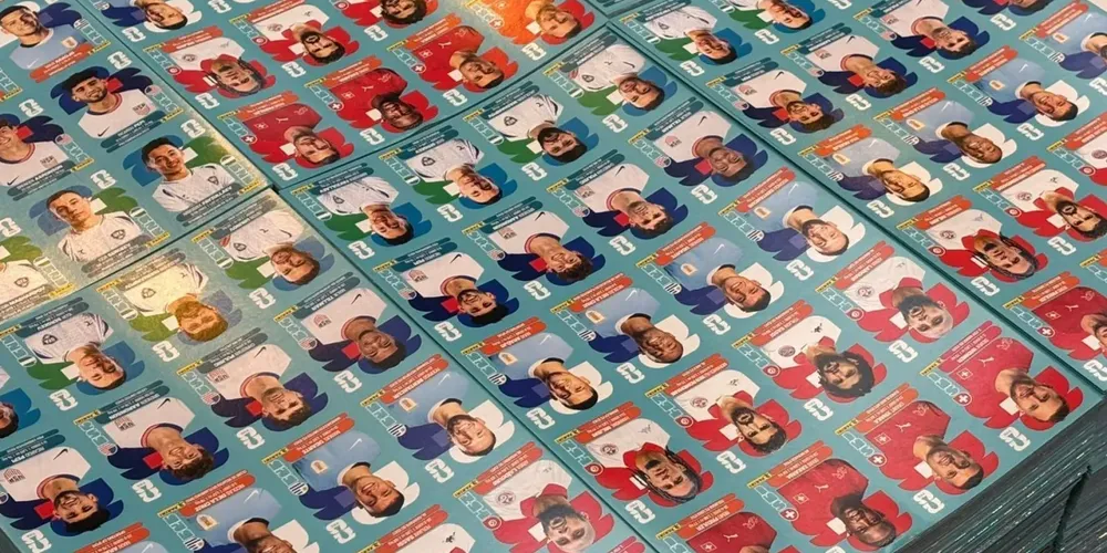 Produção de figurinhas do álbum da Copa do Mundo 2026 na fábrica da Panini, em Barueri (SP)