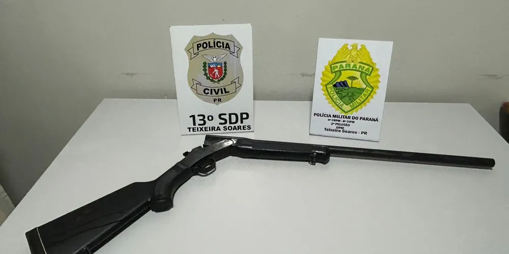 Durante as diligências, as equipes localizaram e apreenderam uma espingarda