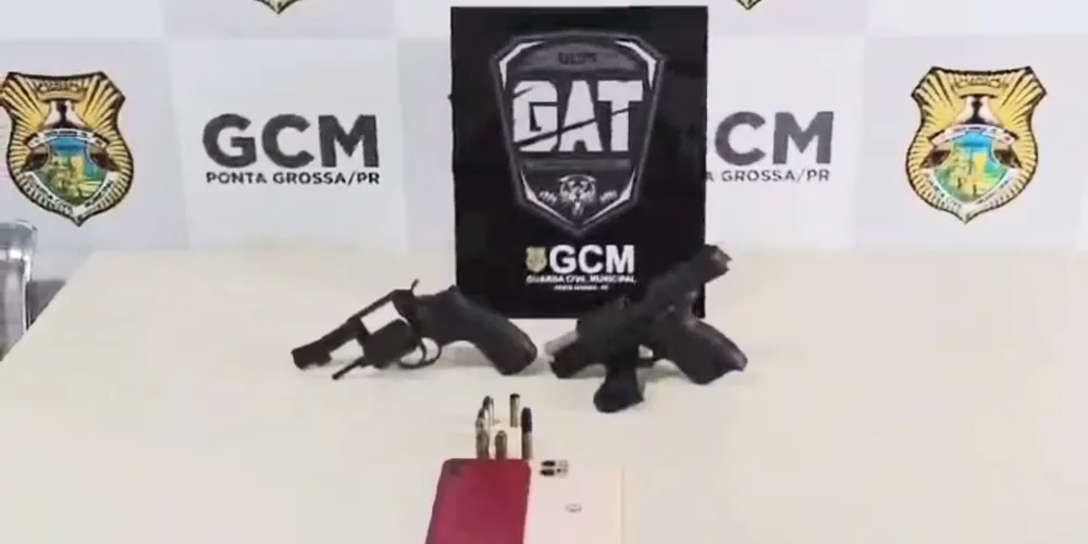 Armas e dispositivos apreendidos