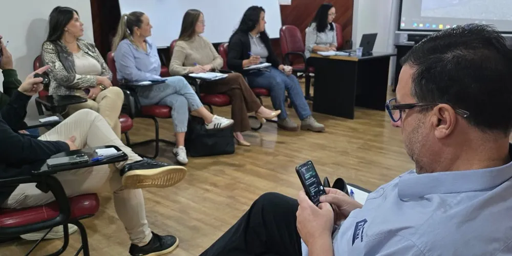 O processo é conduzido com base em dados reais de negociações efetivadas, além da expertise das empresas participantes