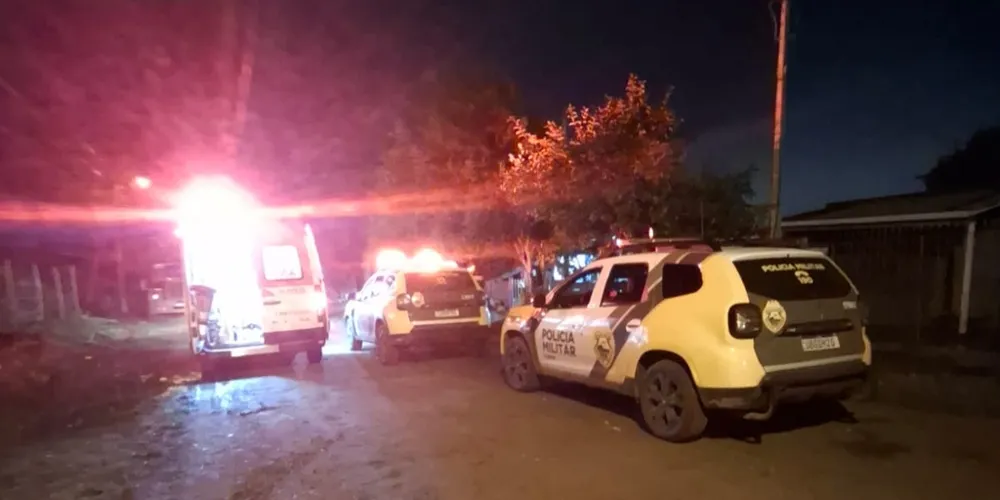 Vizinhos tentaram conter a situação, mas ele se trancou no banheiro da residência