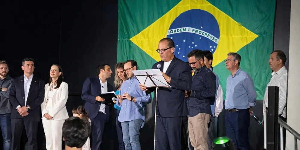 Além de reforçar a presença e a consolidação da direita no Paraná, o evento também serviu para fortalecer a conexão para um projeto maior para o Brasil