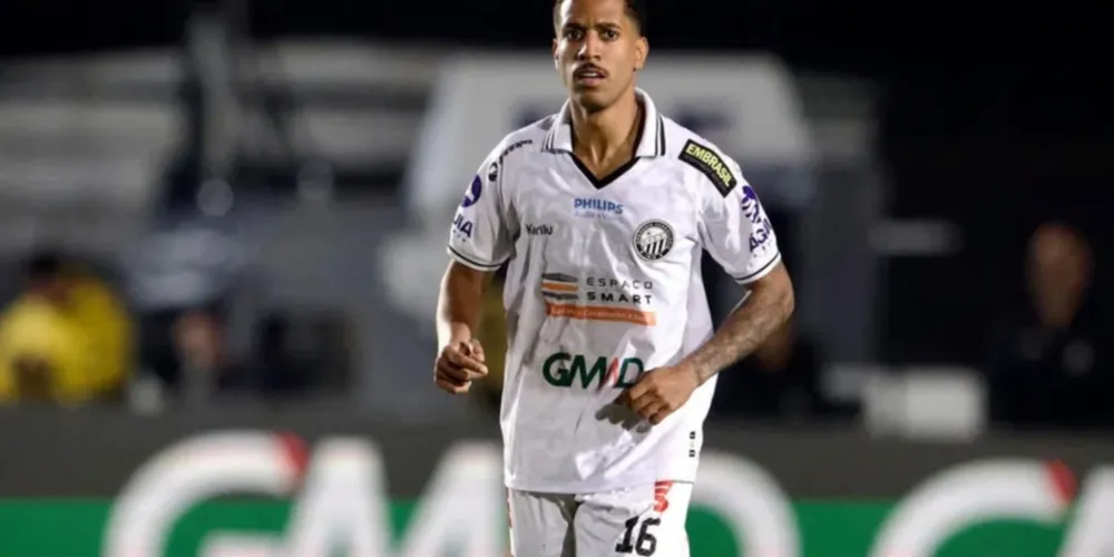 O zagueiro Miranda, do Operário Ferroviário Esporte Clube (Ofec)