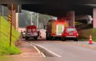 Vídeo mostra momento em que caminhonete despenca de viaduto em Castro