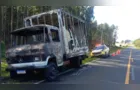 Caminhão pega fogo na PR-438 e deixa motorista ferido em Ponta Grossa