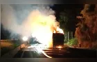 Caminhão pega fogo e interdita trecho da BR-376 em Imbaú