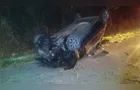Carro colide contra barranco e quatro pessoas ficam feridas na PR-340 em Castro