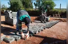 Pavimentação da Estrada do Alagados avança com a instalação de pavers