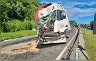 Acidente entre carretas interdita pista sentido litoral da BR-277; fila chegou a 19 km