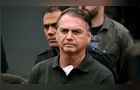 Bolsonaro recebe alta após duas semanas internado com broncopneumonia