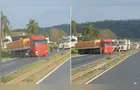 Carreta atravessada após pane mecânica causa bloqueio na BR-376 em PG