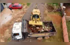 Prefeitura de PG remove 14 caminhões de entulhos descartados no 'Andorinhas'