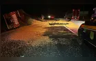 Rodotrem carregado de soja tomba na BR-376 em Palmeira e deixa motorista ferido