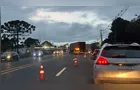 Caminhão para na pista e deixa trânsito lento na BR-373 em Ponta Grossa