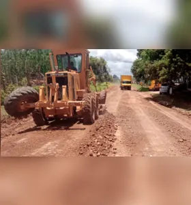Enquanto a rodovia não é pavimentada, o DER/PR garante a trafegabilidade por meio de serviços de conservação feitos rotineiramente
